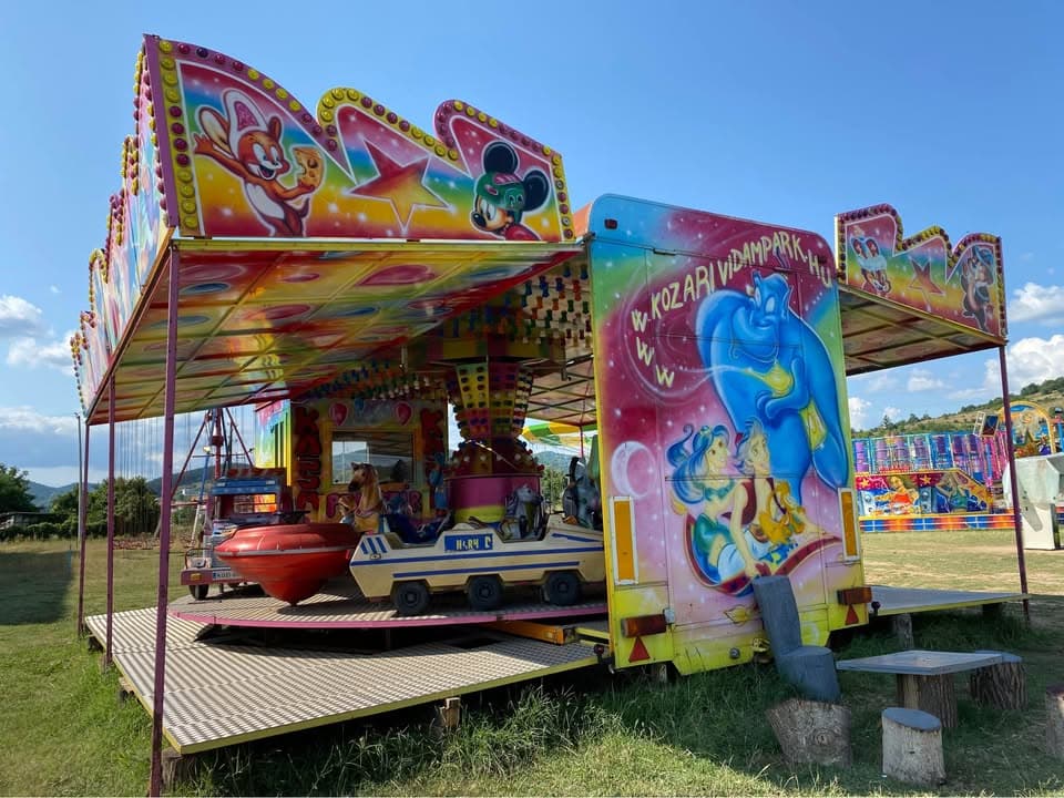 Hydraulic carousel, 40 seats (2005) — photo 1